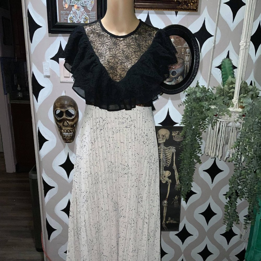 MATCHING PERFECTION RUFFLE PLEATED MIDI DRESS - Picture 1 of 6